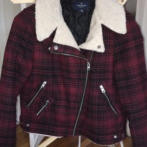 Trendy women’s plaid jacket